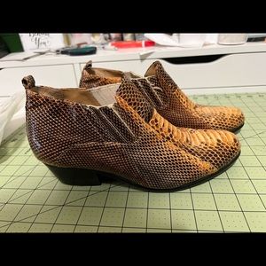 Genuine Snake designer style ankle boots 9M